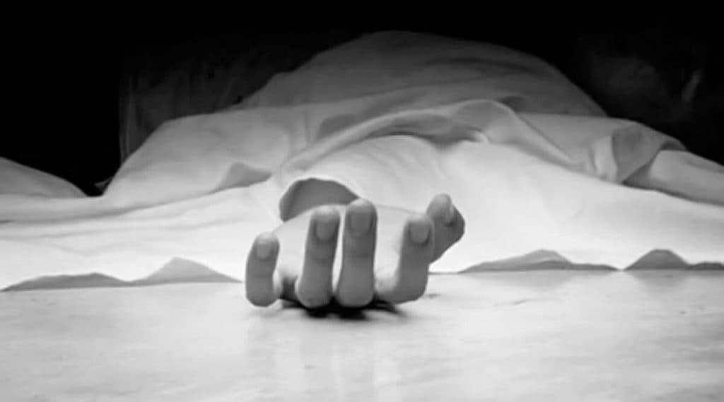 Kolkata: রবিনসন স্ট্রিটের ছায়া বেহালায়, বাবার পচাগলা মৃতদেহ পাঁচদিন আগলে ছেলে Kolkata: রবিনসন স্ট্রিটের ছায়া বেহালায়, বাবার পচাগলা মৃতদেহ পাঁচদিন আগলে ছেলে