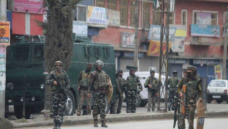 Jammu and Kashmir: কুলগামে স্থানীয় নেতাকে প্রাণে মারার চেষ্টা জঙ্গিদের, চাঞ্চল্য়