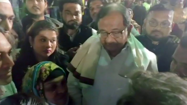 CAA Protests: সিএএ-র বিরোধিতায় পার্ক সার্কাসে মহিলা আন্দোলনকারীদের পাশে এসে দাঁড়ালেন পি চিদম্বরম