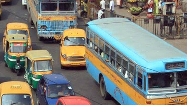 Bus Overturns In Kolkata: ধর্মতলায় উল্টে গেল যাত্রীবাহী বাস, আহত কমপক্ষে ১৫ জন