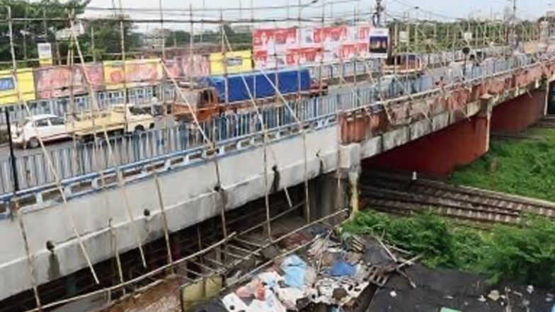 Tallah Bridge: বন্ধ টালা ব্রিজ, উত্তর কলকাতাতে ধীর গতিতে এগোচ্ছে গাড়ি, পরিস্থিতি সামলাতে ব্যস্ত কলকাতা পুলিশ
