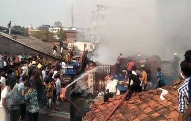 Fire At Rajabazar: রাজাবাজার ফলপট্টিতে ভয়াবহ আগুন, ঘটনাস্থানে দমকলের ১২টি ইঞ্জিন