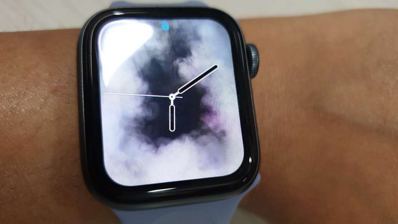 Apple Watch Saves A Life Of Teen Athlete: কিশোরের প্রাণ বাঁচাল অ্যাপল ঘড়ি, কেন জানেন?