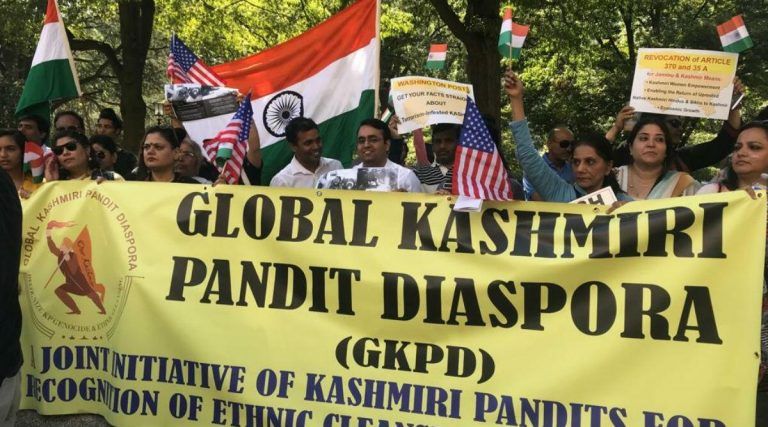 Kashmiri Pandits: কাশ্মীরী পন্ডিতদের প্রতিবাদের ঢেউ আছড়ে পড়ল দিল্লিতেও