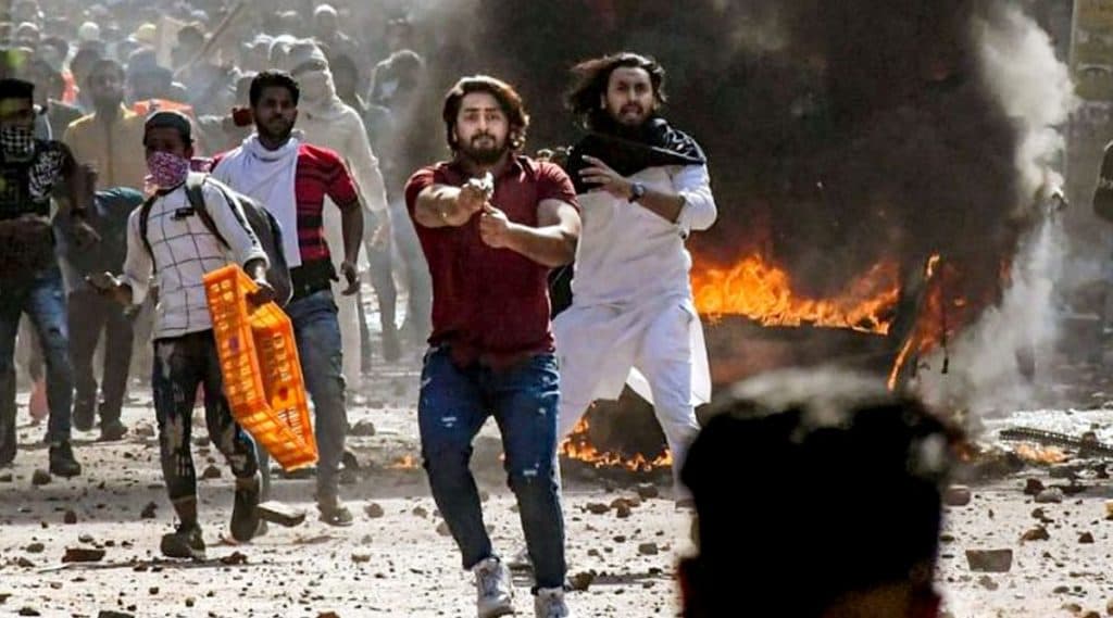 Delhi Violence Over CAA: রিভলভার উঁচিয়ে তেড়ে যাওয়া শাহরুখকে গ্রেপ্তার করল দিল্লি পুলিশ Delhi Violence Over CAA: রিভলভার উঁচিয়ে তেড়ে যাওয়া শাহরুখকে গ্রেপ্তার করল দিল্লি পুলিশ