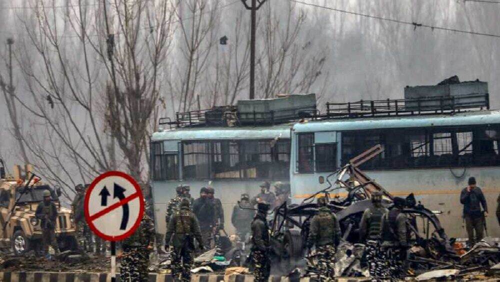 One Year Of Pulwama Attack: পুলওয়ামা হামলার এক বছর পেরিয়ে ৪০ শহীদকে চিঠি লিখলেন NSG-এর প্রাক্তন ডেপুটি কম্যান্ডান্ট তথা RAW কর্তা দীপাঞ্জন চক্রবর্তী, পাতার জোগান দিল লেটেস্টলি বাংলা