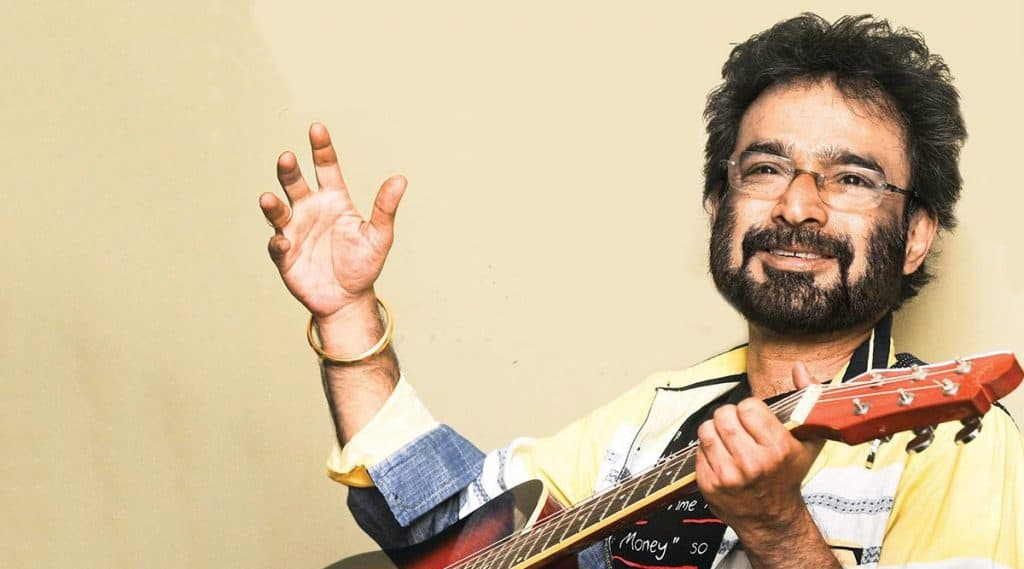 Nachiketa Chakraborty: 'করোনা তুমি চলে যাও, শুধু ভয়টাকে রেখে যাও', কলম ধরলেন নচিকেতা চক্রবর্তী Nachiketa Chakraborty: 'করোনা তুমি চলে যাও, শুধু ভয়টাকে রেখে যাও', কলম ধরলেন নচিকেতা চক্রবর্তী