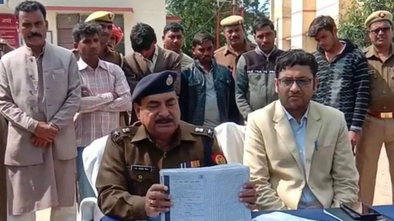 UP Shocker: ক্লার্কের বাড়ি যেন পরীক্ষা কেন্দ্র! সেখানে বসেই স্ট্যাম্পড উত্তরপত্রে লিখছিল ১০ যুবক-যুবতি