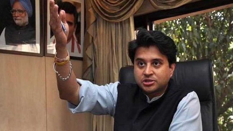 Jyotiraditya Scindia: ওমিক্রমনের ওপরই নির্ভর করছে ভারতে আন্তর্জাতিক বিমানের ভাগ্য, জানালেন বিমানমন্ত্রী জ্যোতিরাদিত্য সিন্ধিয়া