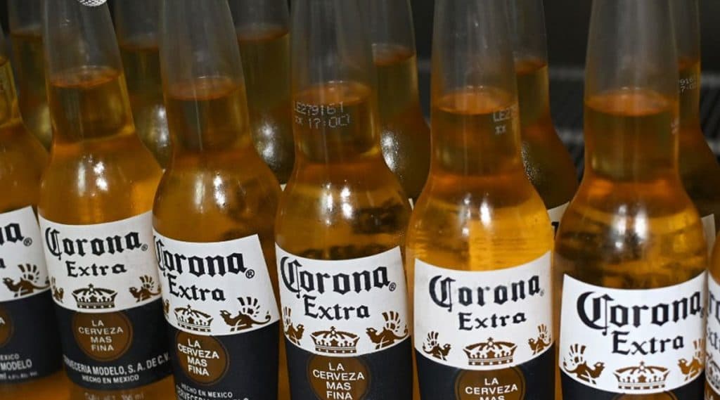 Corona Beer: করোনার কারণে বন্ধ করোনা বিয়ারের উৎপাদন! Corona Beer: করোনার কারণে বন্ধ করোনা বিয়ারের উৎপাদন!