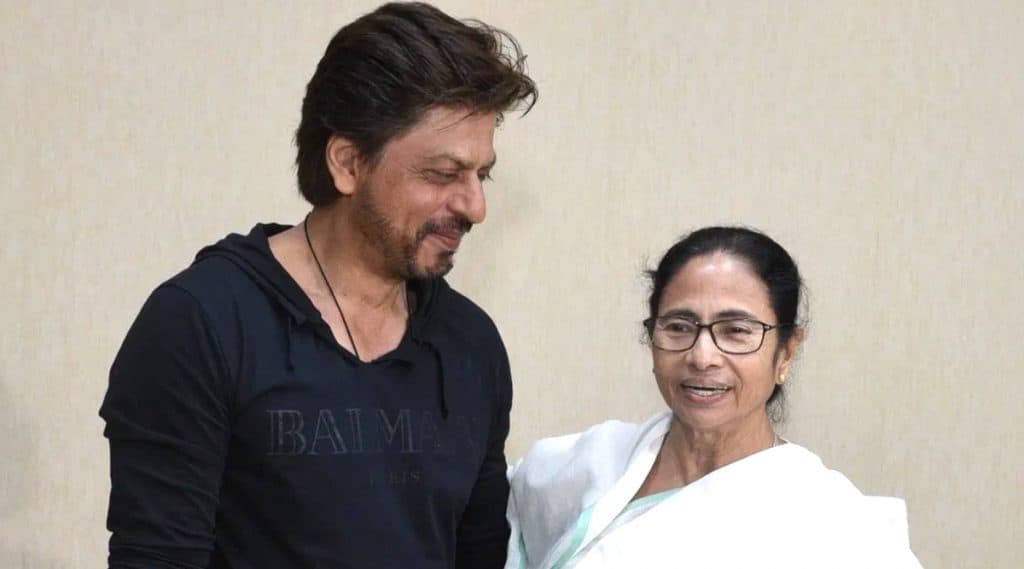 Shahrukh khan: 'দিদি, আপনার নিঃস্বার্থ মানবিক কাজে, একটি ভাই হয়ে হাত বাড়ানো আমার কর্তব্য', বাংলায় টুইট শাহরুখ খানের Shahrukh khan: 'দিদি, আপনার নিঃস্বার্থ মানবিক কাজে, একটি ভাই হয়ে হাত বাড়ানো আমার কর্তব্য', বাংলায় টুইট শাহরুখ খানের