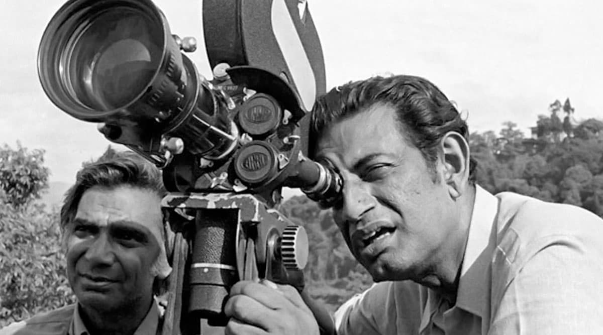 Satyajit Ray Award: ভোটের মুখে কেন্দ্রের বাজিমাত, ‘সত্যজিৎ রায় পুরস্কার’ ঘোষণা প্রকাশ জাভড়েকরের Satyajit Ray Award: ভোটের মুখে কেন্দ্রের বাজিমাত, ‘সত্যজিৎ রায় পুরস্কার’ ঘোষণা প্রকাশ জাভড়েকরের