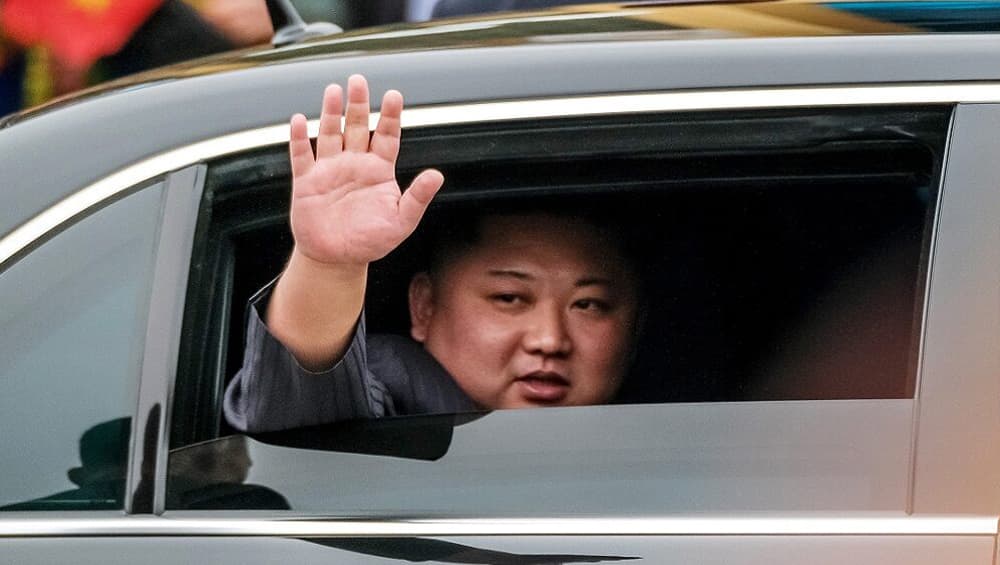 Kim Jong Un: করোনার ভয়ে বিলাবহুল নৌযানে থাকছেন কিম-জং-উন? Kim Jong Un: করোনার ভয়ে বিলাবহুল নৌযানে থাকছেন কিম-জং-উন?