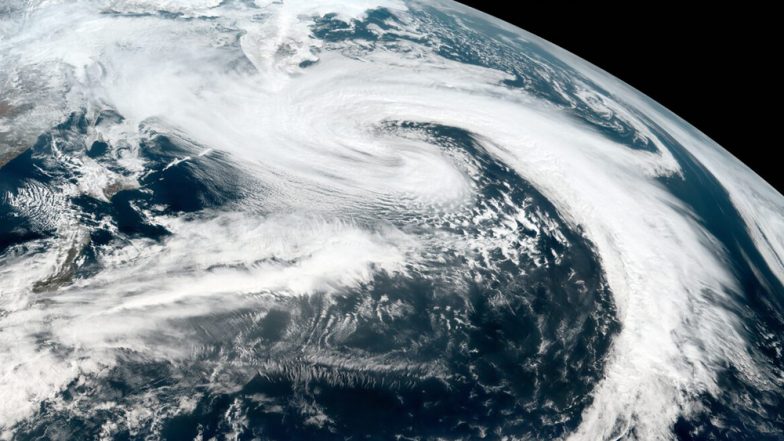 Amphan Cyclone: আজই ঘনীভূত হয়ে তীব্র আকার ধারণ করবে ঘূর্ণিঝড় আমফান, মঙ্গলবার থেকে ব্যাপক ঝড়বৃষ্টির সম্ভাবনা