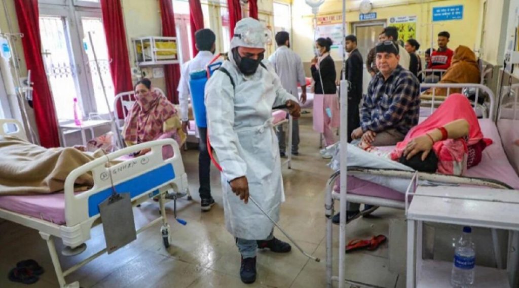 UP Man With Coronavirus Symptoms Commits Suicide: উত্তরপ্রদেশে করোনার উপসর্গ নিয়ে হাসপাতালে ভর্তি থাকা ব্যক্তির আত্মহত্যা