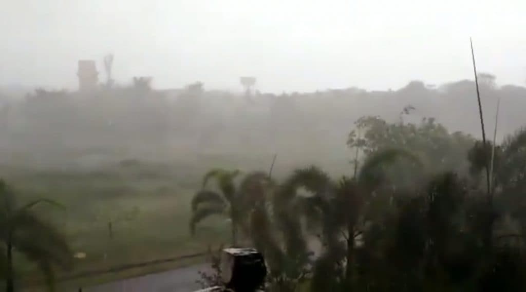 Cyclone Amphan: ঘূর্ণিঝড় আম্ফানের তাণ্ডবে রাজ্যে এখনও পর্যন্ত ৩ জনের মৃত্যু Cyclone Amphan: ঘূর্ণিঝড় আম্ফানের তাণ্ডবে রাজ্যে এখনও পর্যন্ত ৩ জনের মৃত্যু