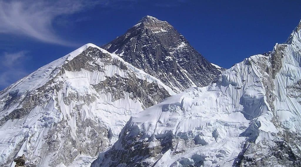 Mount Everest Height: ৮৮৪৮.১৩ মিটার নয়, মাউন্ট এভারেস্টের উচ্চতা ৪ মিটার কম Mount Everest Height: ৮৮৪৮.১৩ মিটার নয়, মাউন্ট এভারেস্টের উচ্চতা ৪ মিটার কম