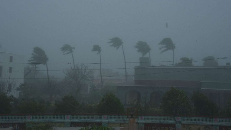 Cyclone Yaas Update: জানুন জেলায় জেলায় কী চলছে, রাজ্যের ৯ লক্ষ মানুষকে সরানো হল অন্যত্র