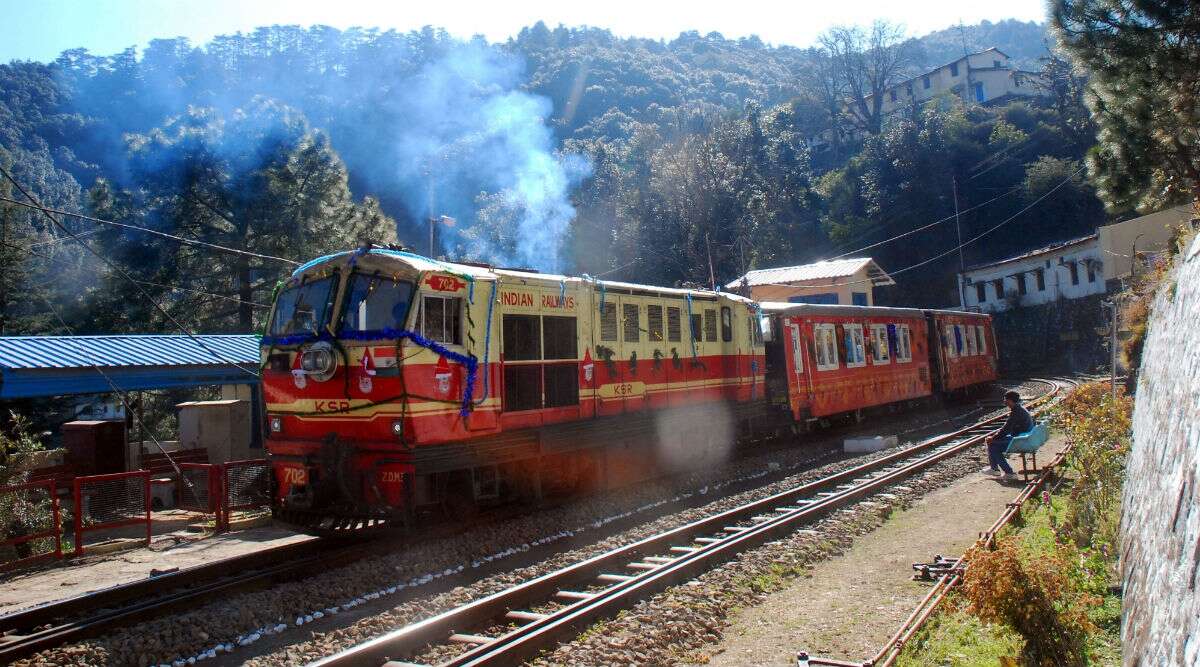 Indian Railways: ১ মিনিটে কাটুন ১০ হাজার টিকিট, পে লেটার; নতুন বছরে ভারতীয় রেলের চমক Indian Railways: ১ মিনিটে কাটুন ১০ হাজার টিকিট, পে লেটার; নতুন বছরে ভারতীয় রেলের চমক