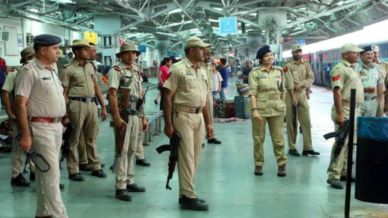 Indian Railways: ট্রেনে ওঠার আগে স্বাস্থ্য পরীক্ষা করে তবেই ছাড়, যাত্রীদের তথ্য তুলে দেওয়া হবে রাজ্য সরকারের হাতে