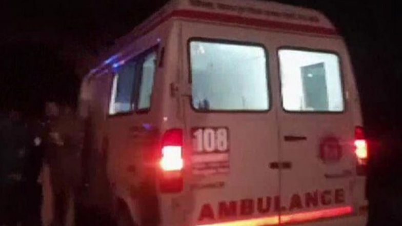 Road Accident: দুই করোনা আক্রান্তকে হাসপাতালে নিয়ে যাওয়ার পথে দুর্ঘটনার কবলে অ্যাম্বুল্যান্স, মৃত এক রোগী ও চালক
