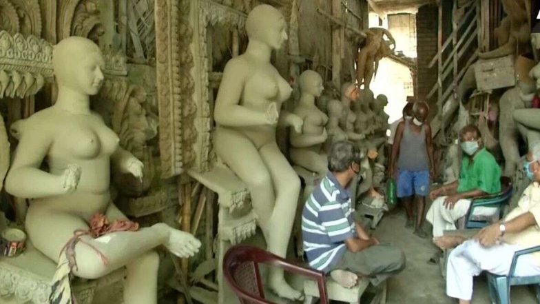 Kumartuli: প্রতিমার বায়না নেই, ব্যবসা বন্ধে স্তব্ধ কুমোরটুলিতে বড়সড় ক্ষতির মুখে প্রতিমা শিল্পীরা