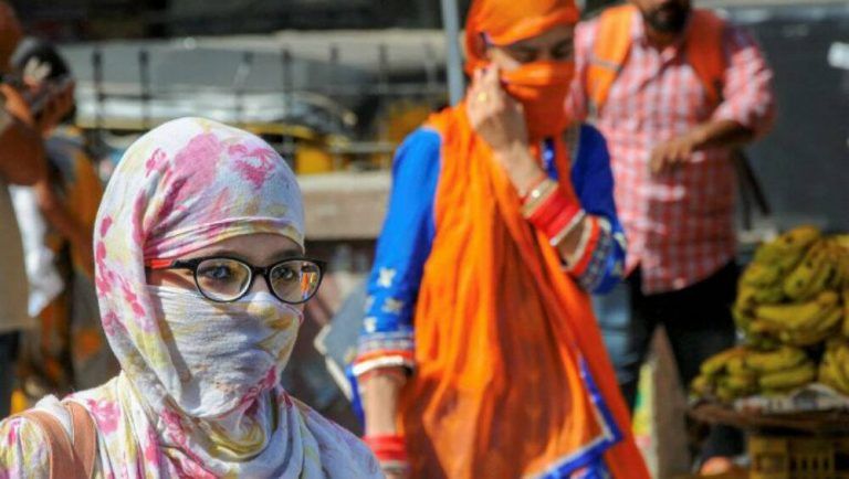 Delhi: প্রচণ্ড দাবদাহে জ্বলছে দিল্লি, তাপপ্রবাহে এপ্রিলের শুরুতেই হাঁসফাঁস দশা রাজধানীবাসীর