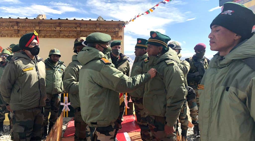 Army Chief visits Eastern Ladakh: পূর্ব লাদাখে সীমান্ত লাগোয়া এলাকা পরিদর্শন সেনা প্রধান জেনারেল এমএম নারাভানের Army Chief visits Eastern Ladakh: পূর্ব লাদাখে সীমান্ত লাগোয়া এলাকা পরিদর্শন সেনা প্রধান জেনারেল এমএম নারাভানের