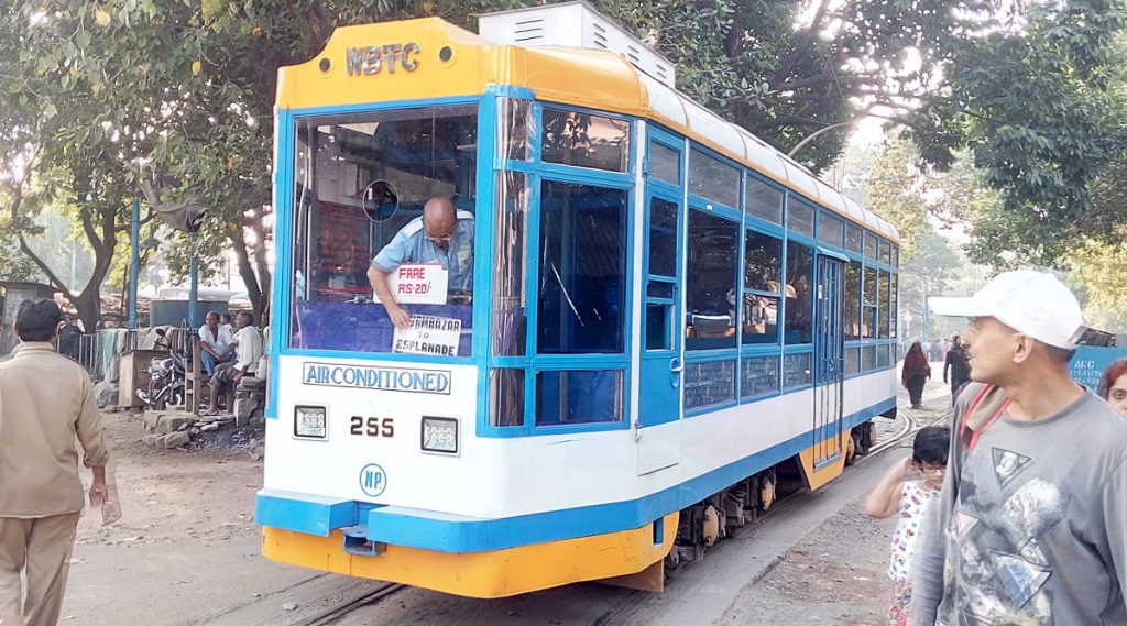Tram Services Resumes in Kolkata: টানা দু'মাসের লকডাউন কাটিয়ে আজ থেকে শহর কলকাতার বুকে চালু হল ট্রাম