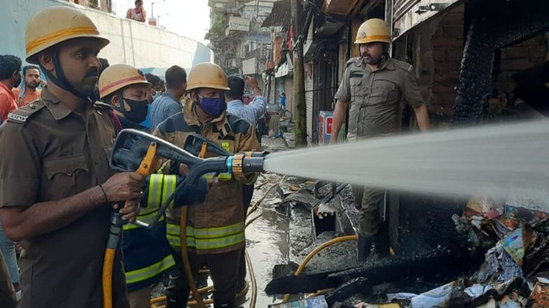 Siliguri Fire: সাতসকালেই ভয়াবহ আগুনের গ্রাসে শিলিগুড়ি বাজার, সম্পূর্ণ ভষ্মীভূত ৭টি দোকান