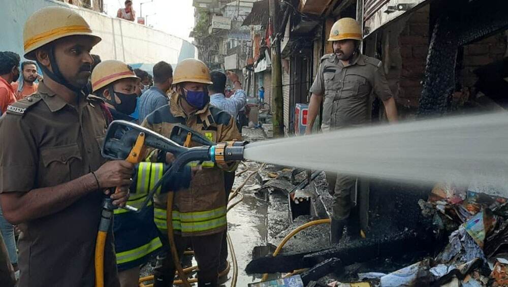 Siliguri Fire: সাতসকালেই ভয়াবহ আগুনের গ্রাসে শিলিগুড়ি বাজার, সম্পূর্ণ ভষ্মীভূত ৭টি দোকান Siliguri Fire: সাতসকালেই ভয়াবহ আগুনের গ্রাসে শিলিগুড়ি বাজার, সম্পূর্ণ ভষ্মীভূত ৭টি দোকান