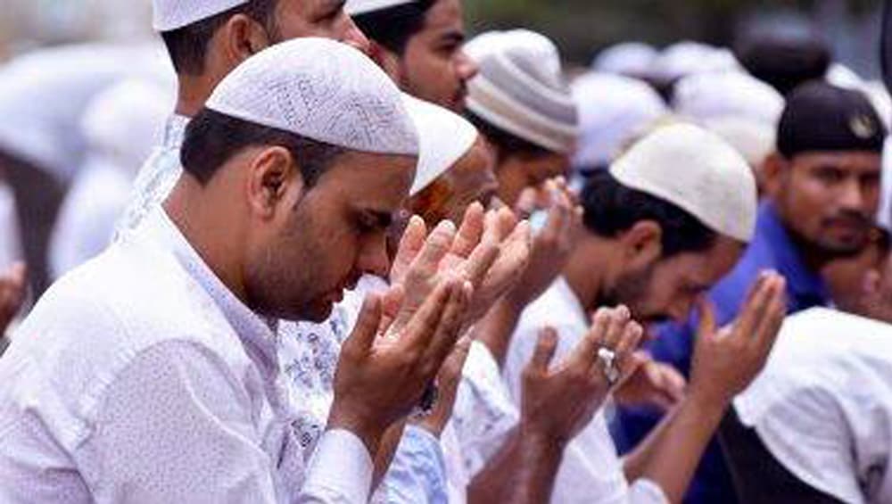 Eid al-Adha 2020: এবার মহামারী করোনাকে রুখতে তৎপর ইরাক, বকরি ঈদে জারি কার্ফিউ Eid al-Adha 2020: এবার মহামারী করোনাকে রুখতে তৎপর ইরাক, বকরি ঈদে জারি কার্ফিউ
