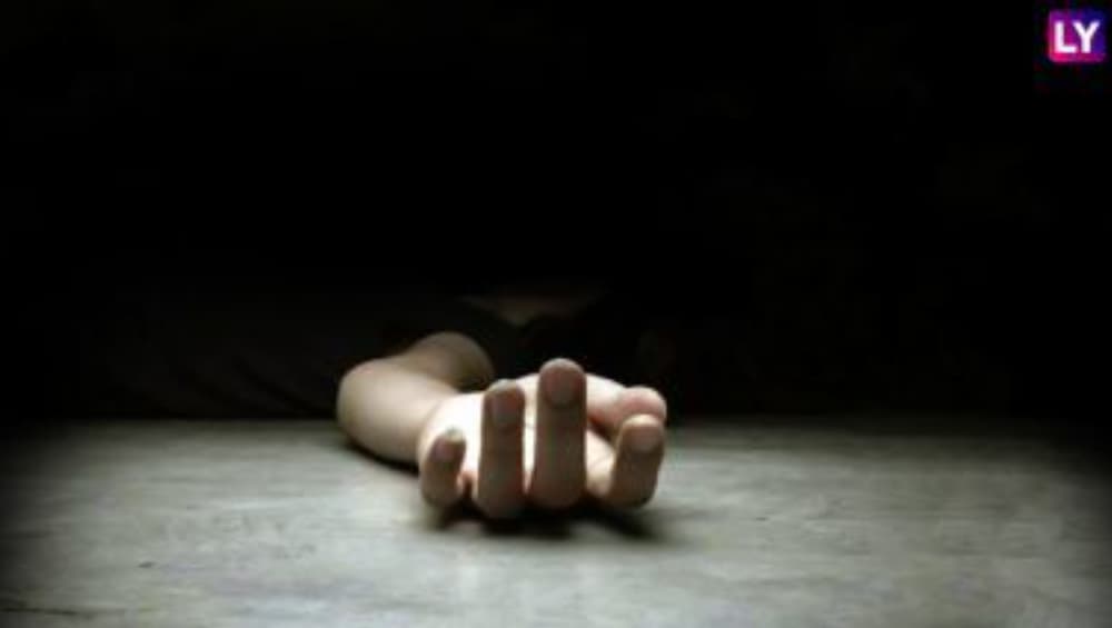 Gujarat Shocker: লকডাউনের জেরে পাহাড় প্রমাণ ঋণের বোঝা, মানসিক চাপে আত্মঘাতী একই পরিবারে ৫ জন Gujarat Shocker: লকডাউনের জেরে পাহাড় প্রমাণ ঋণের বোঝা, মানসিক চাপে আত্মঘাতী একই পরিবারে ৫ জন