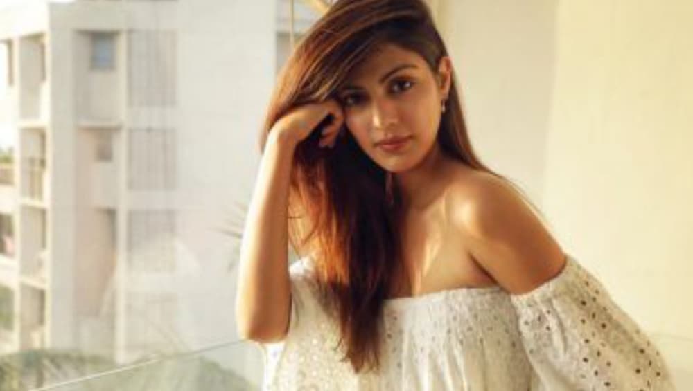 Rhea Chakraborty: জামিনের আবেদন খারিজ, ১৪ দিনের জন্য বিচার বিভাগীয় হেফাজতে রিয়া চক্রবর্তী Rhea Chakraborty: জামিনের আবেদন খারিজ, ১৪ দিনের জন্য বিচার বিভাগীয় হেফাজতে রিয়া চক্রবর্তী