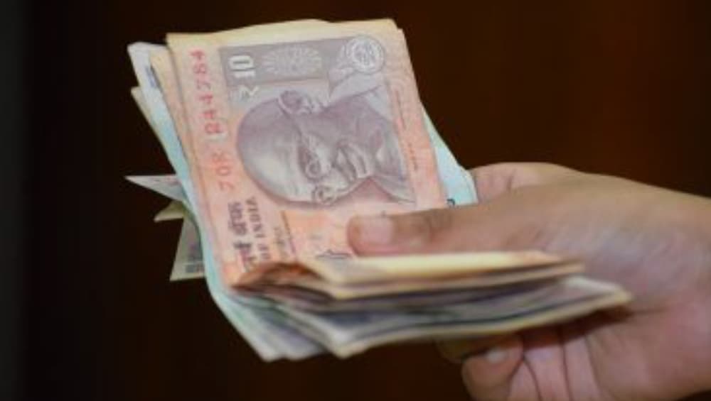 Bank Customers To Pay Fees: মোদি সরকারের নয়া খেল, এবার গ্রাহকের থেকে ডিপোজিট ও উইথড্রল বাবদ টাকা কাটবে ব্যাংক Bank Customers To Pay Fees: মোদি সরকারের নয়া খেল, এবার গ্রাহকের থেকে ডিপোজিট ও উইথড্রল বাবদ টাকা কাটবে ব্যাংক