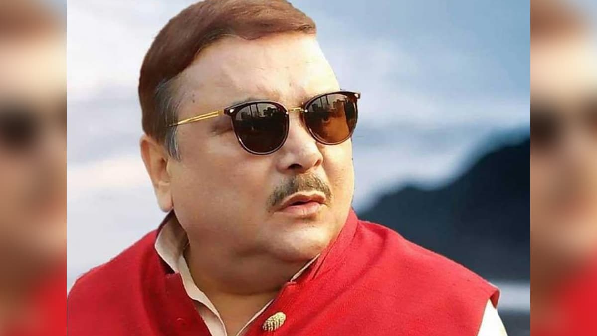 Madan Mitra: 'টাইম ফর প্যাক আপ' পোস্টের পরই তড়িঘড়ি সরকারি কমিটির চেয়ারম্যান পদের শিরোপা মদন মিত্রকে Madan Mitra: 'টাইম ফর প্যাক আপ' পোস্টের পরই তড়িঘড়ি সরকারি কমিটির চেয়ারম্যান পদের শিরোপা মদন মিত্রকে
