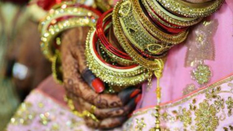 Interfaith Marriage: লাভ জেহাদের অজুহাতে বিবাহ বাসরে যোগীর পুলিশ, বিয়ে বন্ধ রাখতে বর-কনের পরিবারকে দিতে হল মুচলেকা
