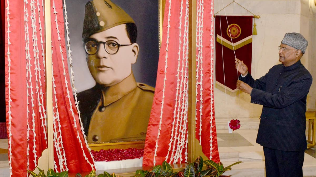 Netaji or Actor Prasenjit Chatterjee?: নেতাজির বদলে অভিনেতা প্রসেনজিতের ছবি উন্মোচন করলেন রাষ্ট্রপতি? টুইটারে তুলকালাম! Netaji or Actor Prasenjit Chatterjee?: নেতাজির বদলে অভিনেতা প্রসেনজিতের ছবি উন্মোচন করলেন রাষ্ট্রপতি? টুইটারে তুলকালাম!