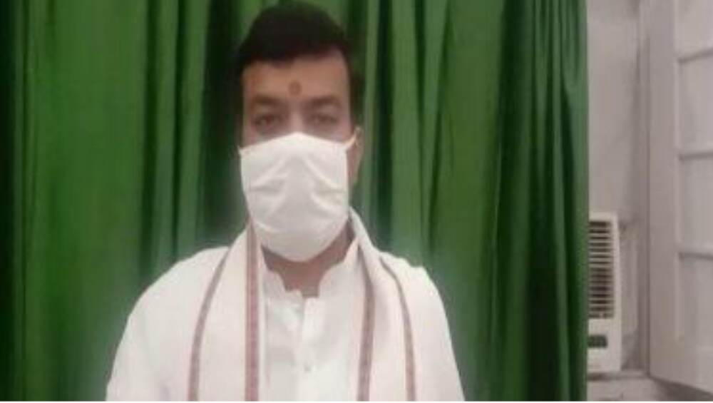 UP Minister on CM Mamata Banerjee: মমতা বন্দ্যোপাধ্যায়কে ‘মুসলিম সন্ত্রাসবাদী’ বললেন যোগীর রাজ্যের এই মন্ত্রী UP Minister on CM Mamata Banerjee: মমতা বন্দ্যোপাধ্যায়কে ‘মুসলিম সন্ত্রাসবাদী’ বললেন যোগীর রাজ্যের এই মন্ত্রী