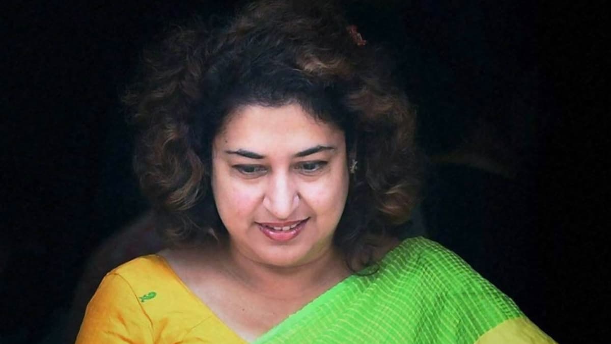 Shatabdi Roy Becomes Vice President of TMC: দলের পুরস্কার, তৃণমূল রাজ্য কমিটির সহ সভাপতির পদ পেলেন বিধায়ক শতাব্দী রায় Shatabdi Roy Becomes Vice President of TMC: দলের পুরস্কার, তৃণমূল রাজ্য কমিটির সহ সভাপতির পদ পেলেন বিধায়ক শতাব্দী রায়