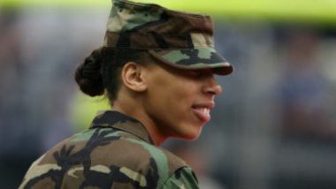 US Female Soldiers: মার্কিন মহিলা সেনানিরা লম্বা চুলে পনিটেল বাঁধতে পারেন, হতে পারেন ন্যাড়া