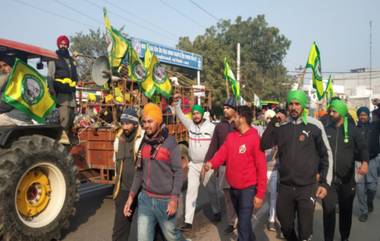 Farmers Break Police Barricade: সাধারণতন্ত্র দিবসের সকালে দিল্লিতে গোলযোগ, টিকরি ও সিঙ্ঘু সীমান্তে পুলিশ ব্যারিকেড ভাঙলেন কৃষকরা