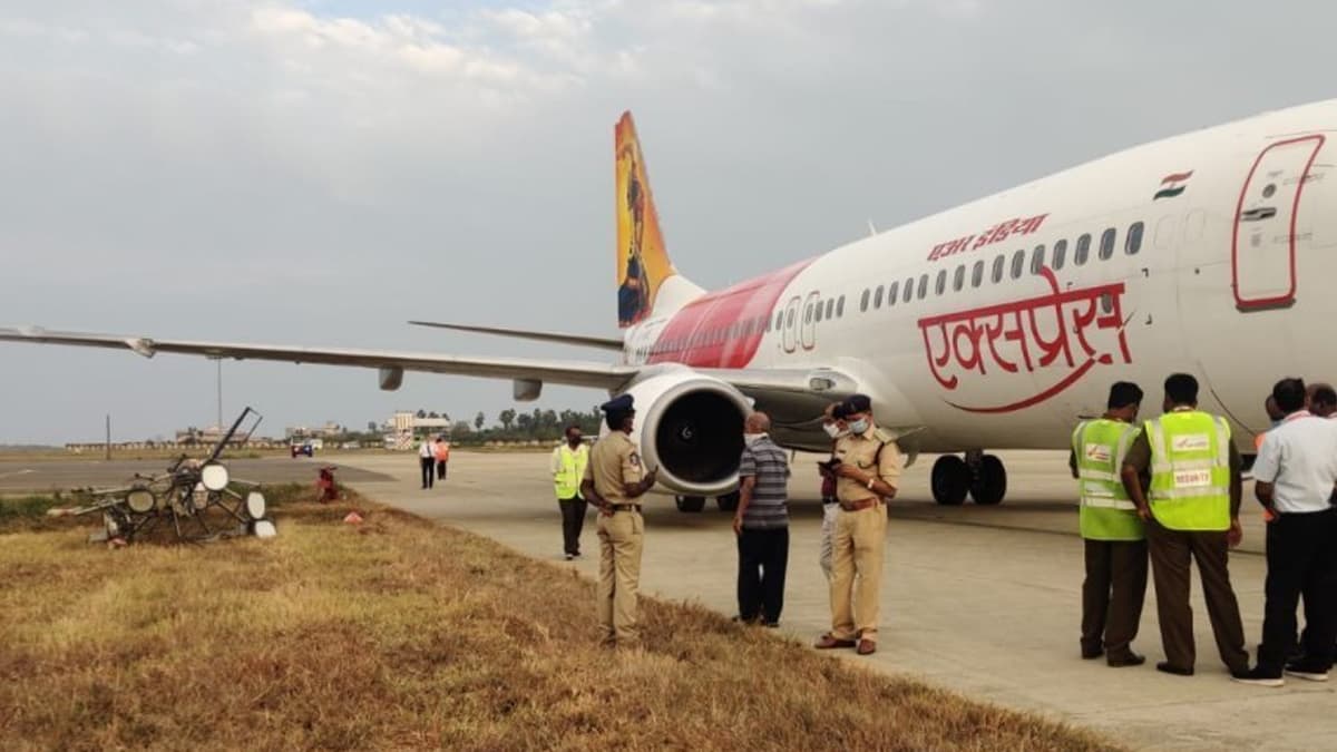 Air India Express Flight: দেশে সর্বপ্রথম সমস্ত ভ্যাকসিনেটেড ক্রু সদস্যদের নিয়ে আন্তর্জাতিক বিমান ওড়ালো এয়ার ইন্ডিয়া Air India Express Flight: দেশে সর্বপ্রথম সমস্ত ভ্যাকসিনেটেড ক্রু সদস্যদের নিয়ে আন্তর্জাতিক বিমান ওড়ালো এয়ার ইন্ডিয়া