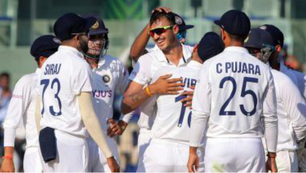 India Beats England: ৩১৭ রানে ইংল্যান্ডকে প্যাভিলিয়নে পাঠাল কোহলির ভারত, অভিষেক ম্যাচেই মারকাটারি অক্ষর প্যাটেল