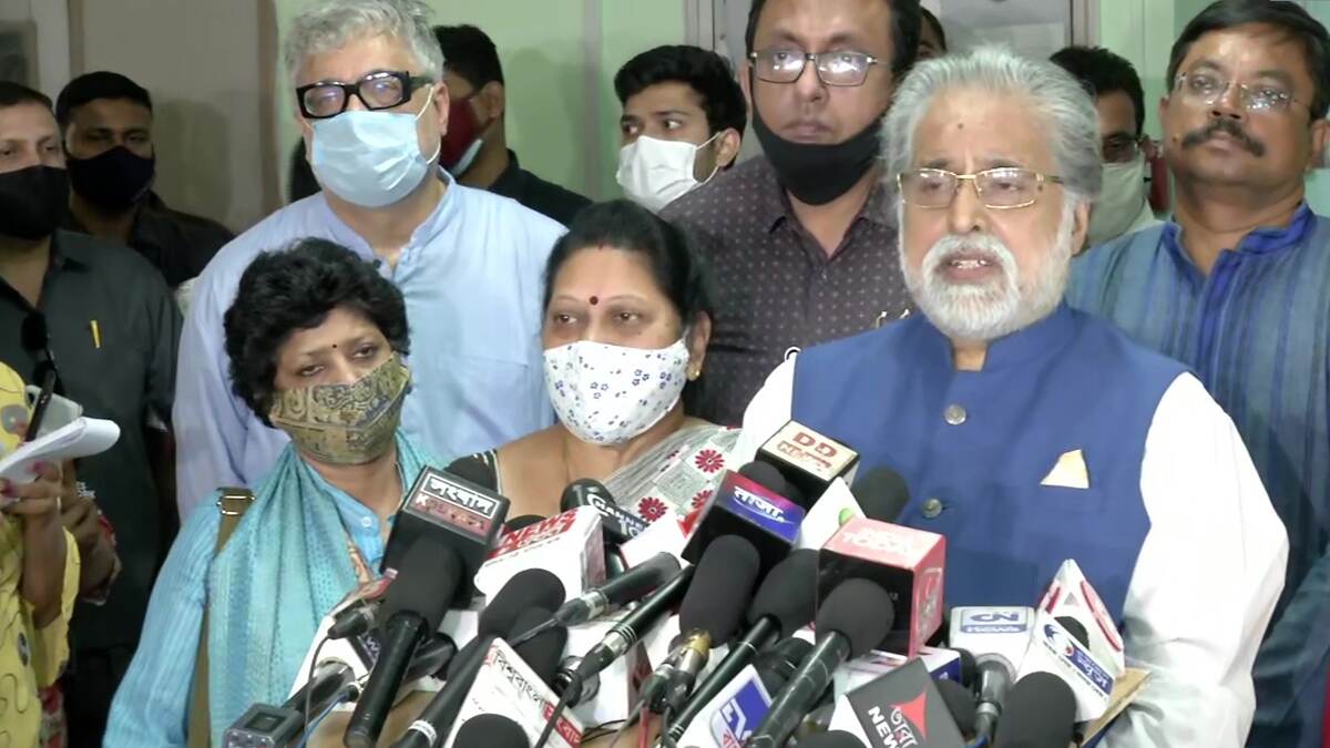 TMC at Election Commission: 'বুথে অবাধে যাতায়াত চলছে বহিরাগতদের', অভিযোগে নির্বাচন কমিশনের দ্বারস্থ তৃণমূল TMC at Election Commission: 'বুথে অবাধে যাতায়াত চলছে বহিরাগতদের', অভিযোগে নির্বাচন কমিশনের দ্বারস্থ তৃণমূল