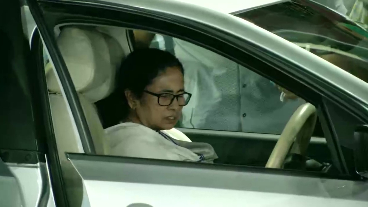 Mamata Banerjee Dischargeed From Hospital: হাসপাতাল থেকে ছাড়া পেলেন মুখ্যমন্ত্রী মমতা বন্দ্যোপাধ্যায়