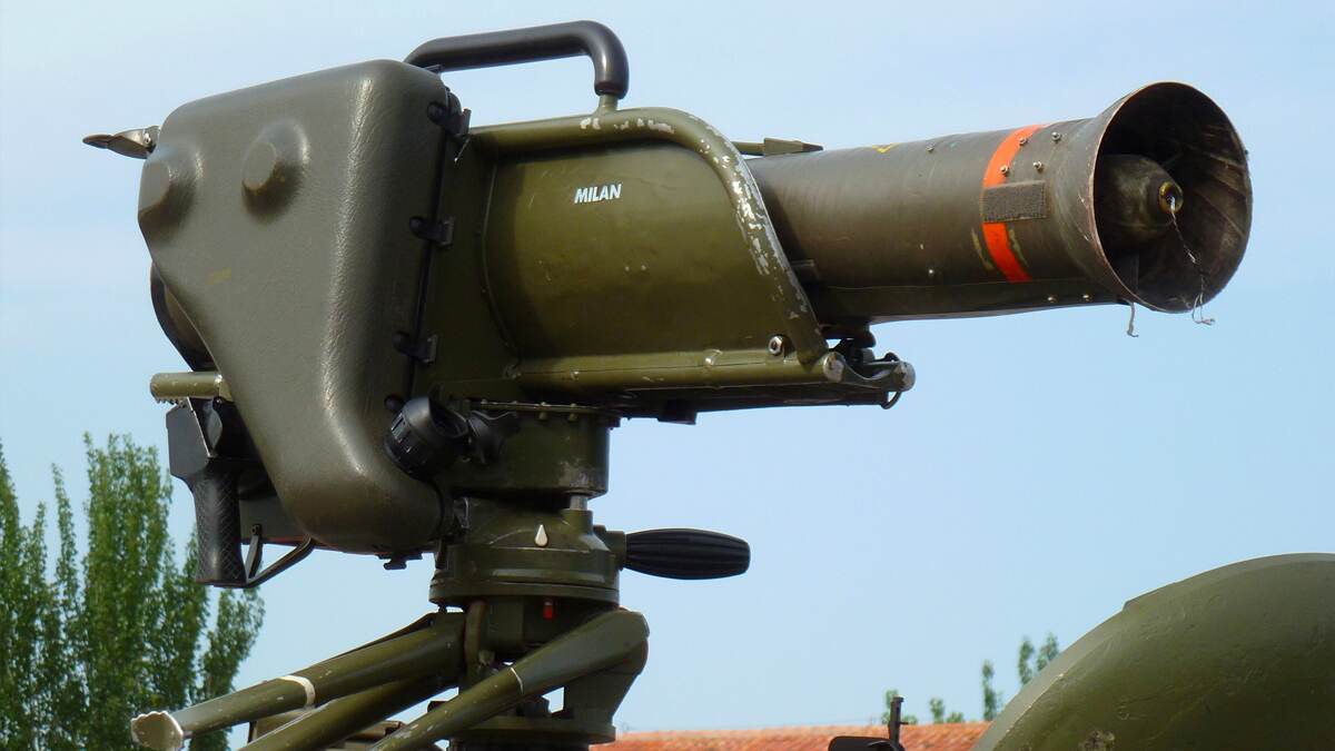 Anti-Tank Guided Missile: প্রায় ৫ হাজার MILAN-2T অ্যান্টি-ট্যাঙ্ক গাইডেড মিসাইল কেনার চুক্তি করল ভারত Anti-Tank Guided Missile: প্রায় ৫ হাজার MILAN-2T অ্যান্টি-ট্যাঙ্ক গাইডেড মিসাইল কেনার চুক্তি করল ভারত