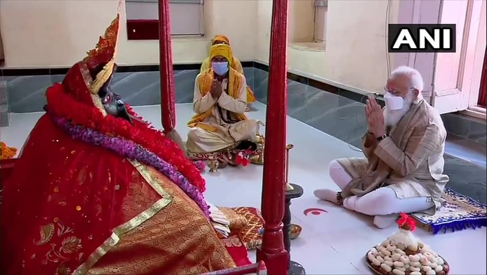 PM Narendra Modi offers prayers in Bangladesh : বাংলাদেশে মোদী, পুজো দিলেন যশোরেশ্বরী কালী মন্দিরে PM Narendra Modi offers prayers in Bangladesh : বাংলাদেশে মোদী, পুজো দিলেন যশোরেশ্বরী কালী মন্দিরে