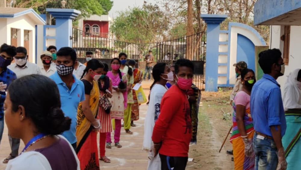 WB Assembly Elections 2021: তৃণমূলে বোতাম টিপলেও পদ্মছাপে পড়ছে ভোট, ইভিএম কারচুপির অভিযোগ কাঁথিতে WB Assembly Elections 2021: তৃণমূলে বোতাম টিপলেও পদ্মছাপে পড়ছে ভোট, ইভিএম কারচুপির অভিযোগ কাঁথিতে