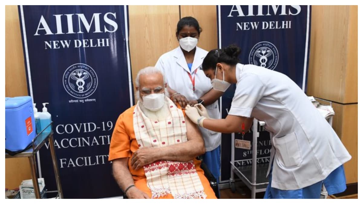 Modi Takes Second Dose Of Vaccine: করোনা ভ্যাকসিনের দ্বিতীয় ডোজ নিলেন প্রধানমন্ত্রী নরেন্দ্র মোদি Modi Takes Second Dose Of Vaccine: করোনা ভ্যাকসিনের দ্বিতীয় ডোজ নিলেন প্রধানমন্ত্রী নরেন্দ্র মোদি